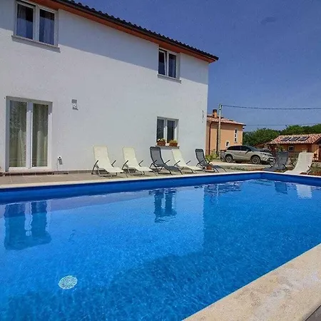 Seve With Private Pool, 4km Beach